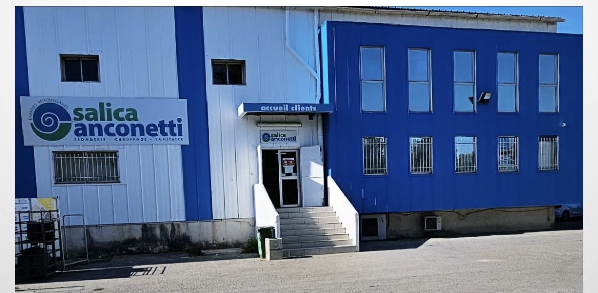 Chantier professionnel après peinture extérieure